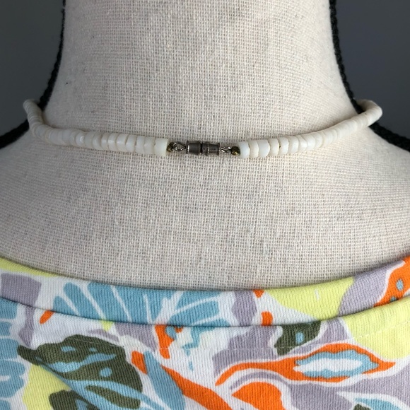 Birds in Flight Puka Shell Necklace & Bracelet - Picture 5 of 7